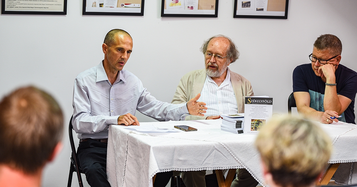 Az egyszólamúság unalmas és riasztó